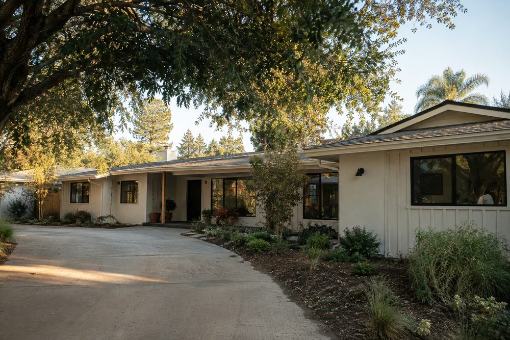 Guest suite addition on a Northridge property